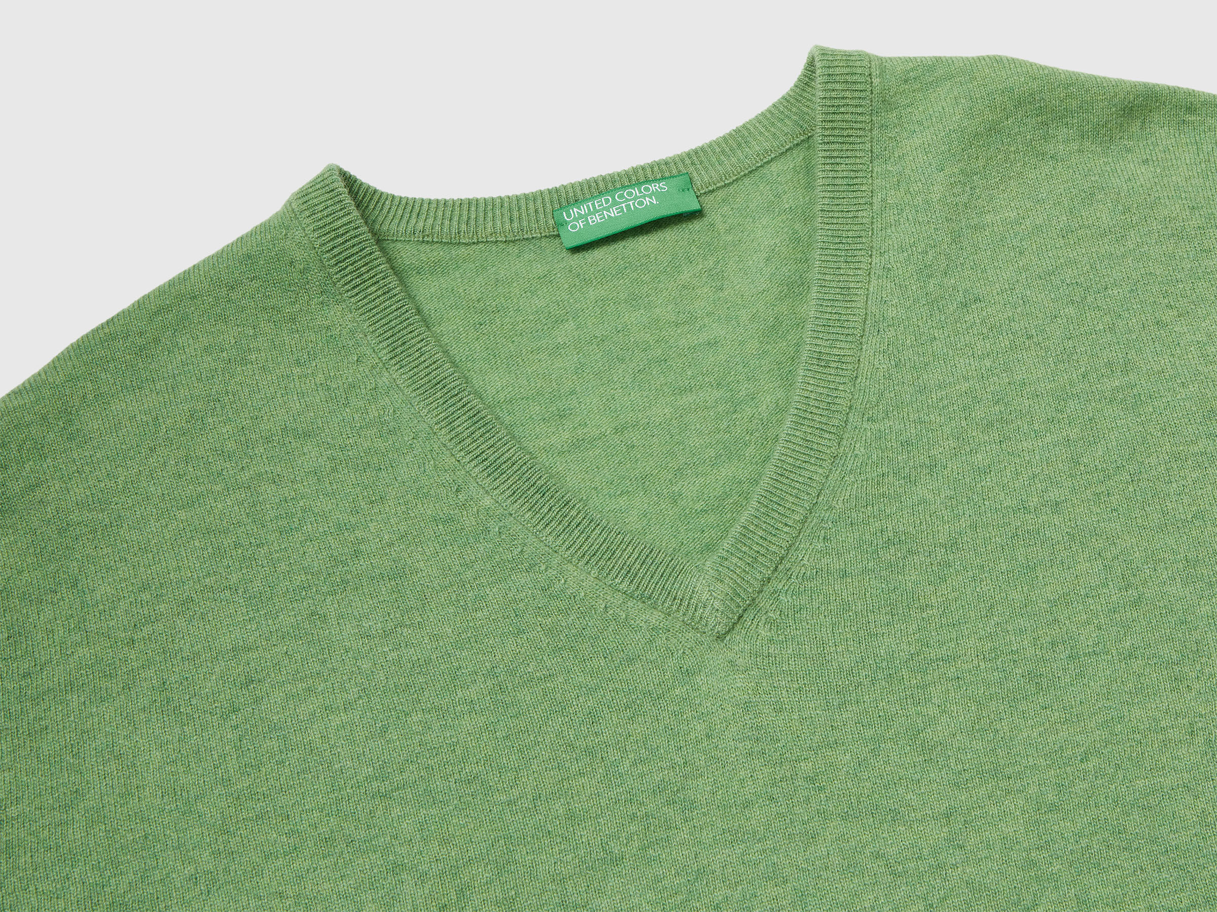 V NECK SWEATER L/S Men image number 3